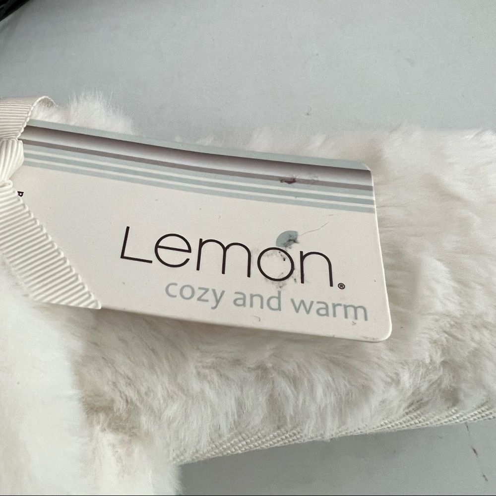 Lemon Brand Slippers NWT Faux Fur Powder White Style‎ L-9022